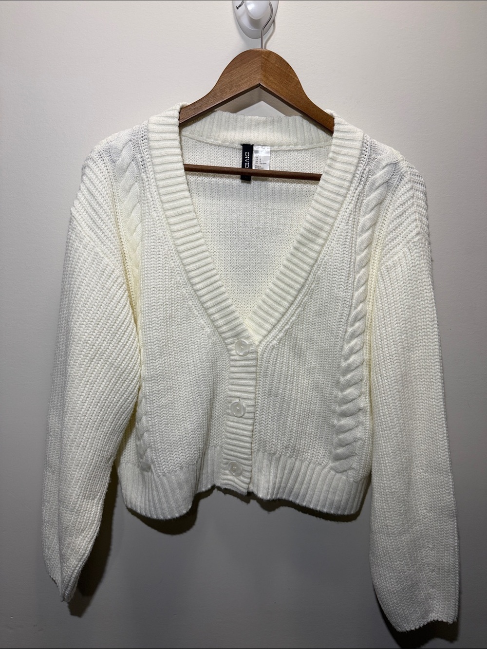 Divided by H&M Cream Cable-Knit Button Cardigan Size L 20x23
